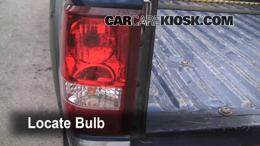 2007 Ford Ranger FX4 4.0L V6 (4 Door) Éclairage Feux de marche arrière (remplacer une ampoule)